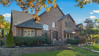 6167 S New Haven Avenue, Tulsa, OK 74136