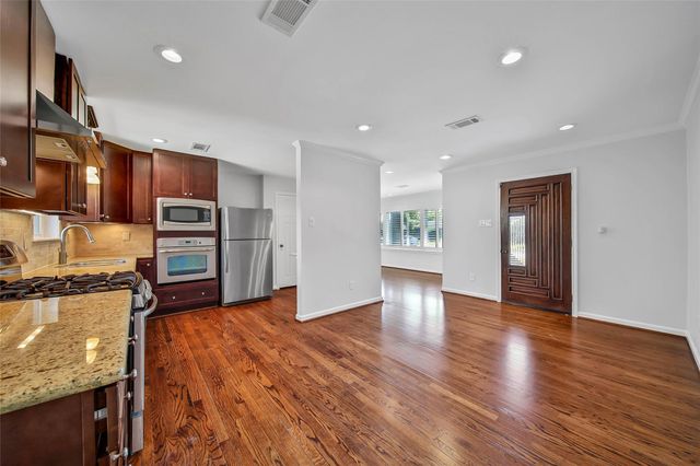6318 Woodbrook Lane, Houston, TX 77008