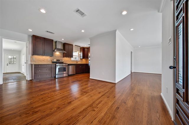 6318 Woodbrook Lane, Houston, TX 77008
