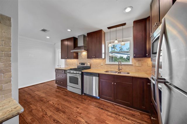 6318 Woodbrook Lane, Houston, TX 77008