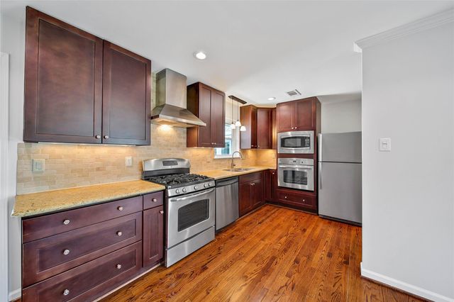 6318 Woodbrook Lane, Houston, TX 77008