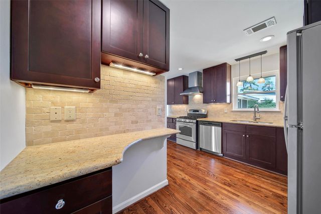 6318 Woodbrook Lane, Houston, TX 77008