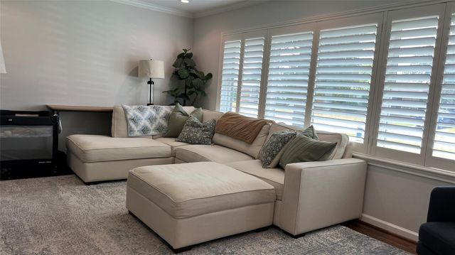 6318 Woodbrook Lane, Houston, TX 77008