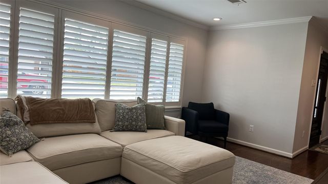 6318 Woodbrook Lane, Houston, TX 77008