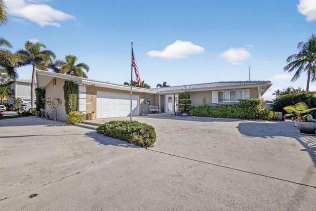 752 Lagoon Drive, North Palm Beach, FL 33408