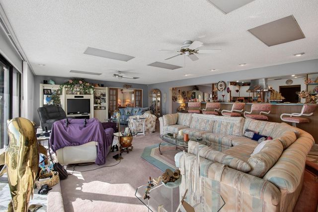 752 Lagoon Drive, North Palm Beach, FL 33408