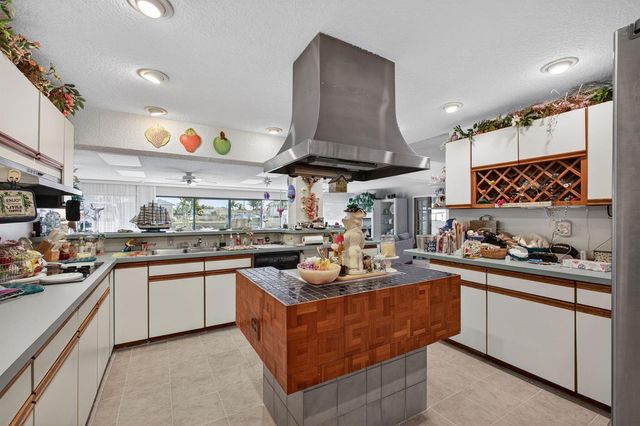 752 Lagoon Drive, North Palm Beach, FL 33408