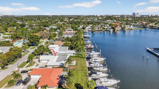 752 Lagoon Drive, North Palm Beach, FL 33408