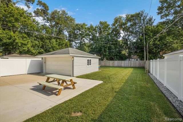 908 Bauman Avenue, Royal Oak, MI 48073