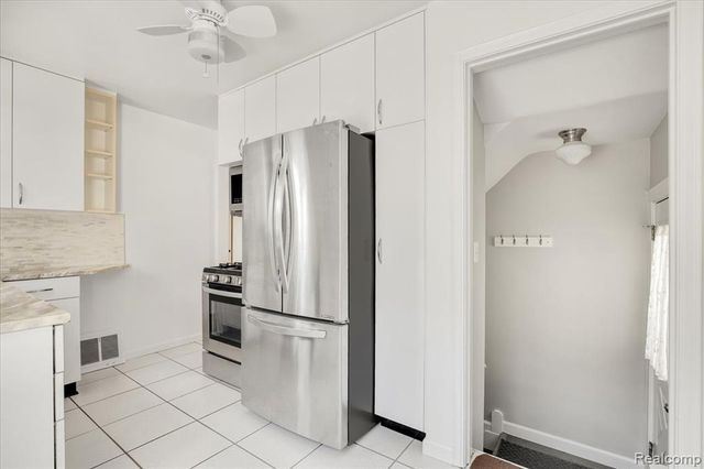 908 Bauman Avenue, Royal Oak, MI 48073