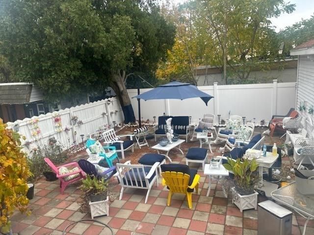 114 Essex Street 1, Lynn, MA 01902