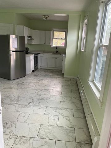 114 Essex Street 1, Lynn, MA 01902