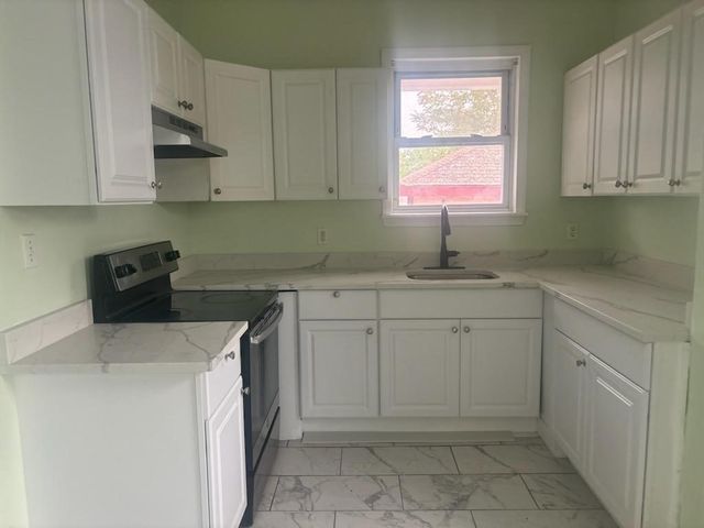 114 Essex Street 1, Lynn, MA 01902