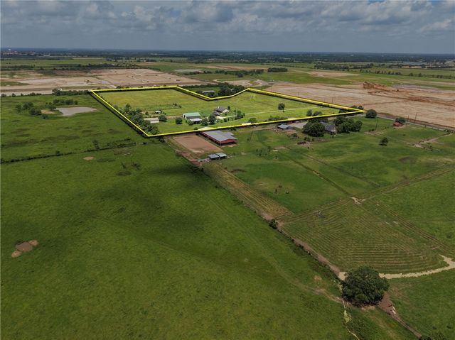 33737 Cameron Road, Waller, TX 77484