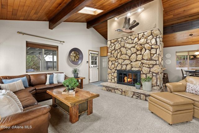 17325 Dufort Rd, Priest River, ID 83856