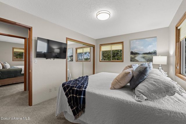 17325 Dufort Rd, Priest River, ID 83856