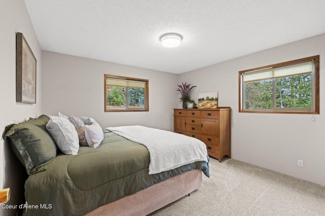 17325 Dufort Rd, Priest River, ID 83856
