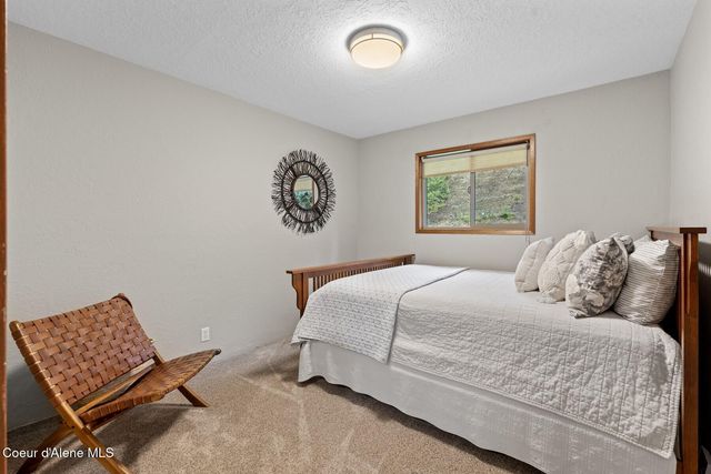 17325 Dufort Rd, Priest River, ID 83856
