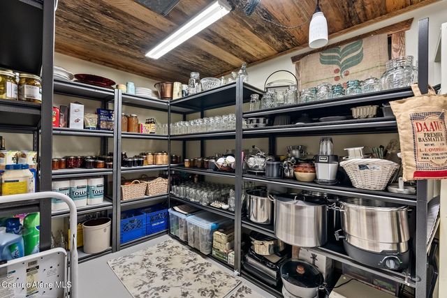 17325 Dufort Rd, Priest River, ID 83856
