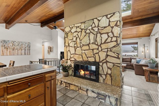 17325 Dufort Rd, Priest River, ID 83856
