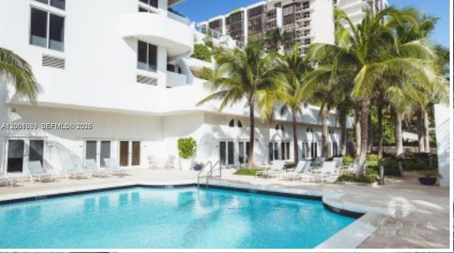 6365 Collins Ave 2710, Miami Beach, FL 33141