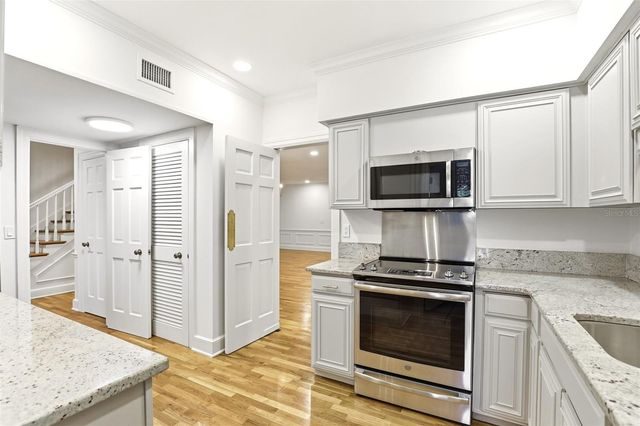 2009 COUNTRYSIDE CIRCLE S, Orlando, FL 32804