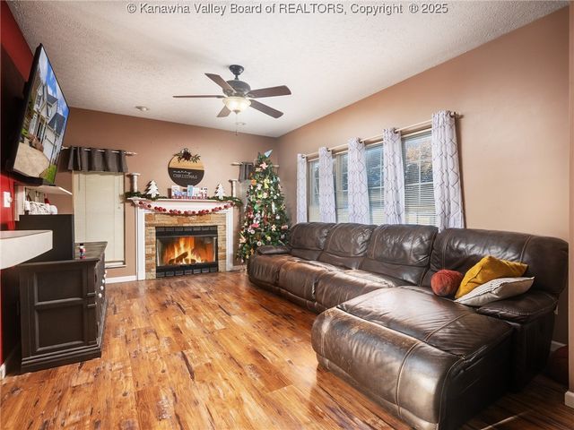 1 Hampton Road, Winfield, WV 25213