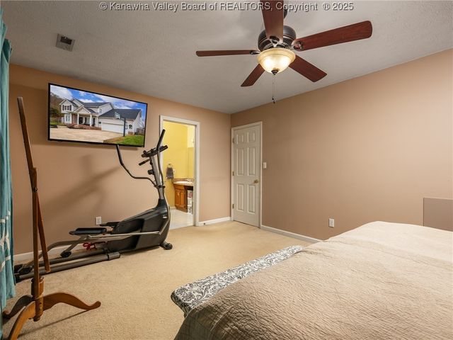 1 Hampton Road, Winfield, WV 25213