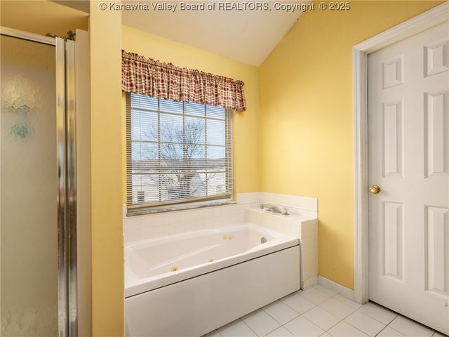 1 Hampton Road, Winfield, WV 25213