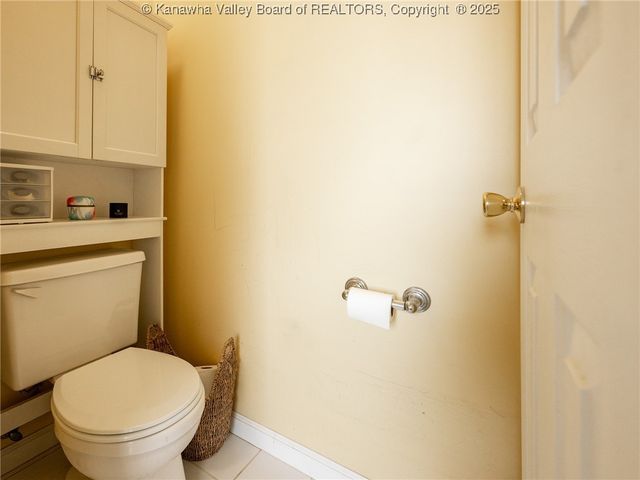 1 Hampton Road, Winfield, WV 25213