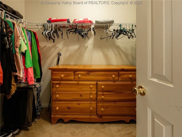 1 Hampton Road, Winfield, WV 25213