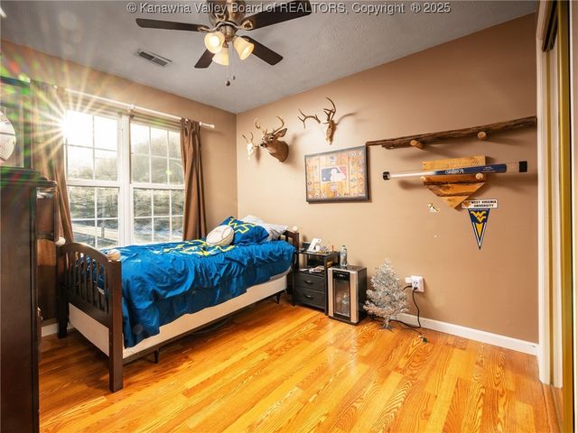 1 Hampton Road, Winfield, WV 25213