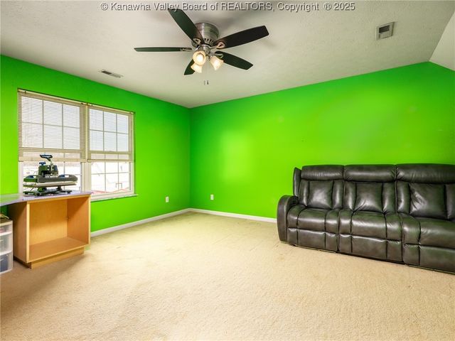 1 Hampton Road, Winfield, WV 25213