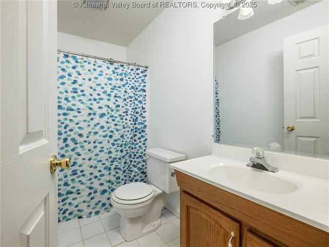 1 Hampton Road, Winfield, WV 25213