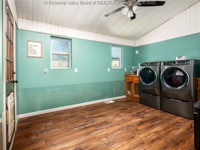 1 Hampton Road, Winfield, WV 25213