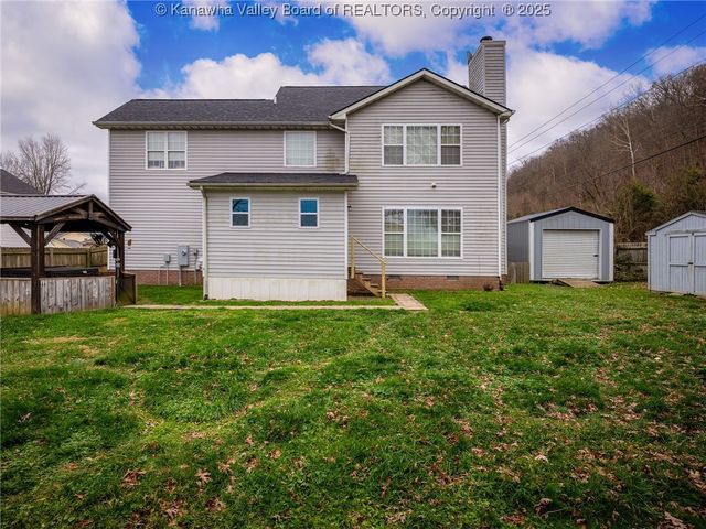 1 Hampton Road, Winfield, WV 25213