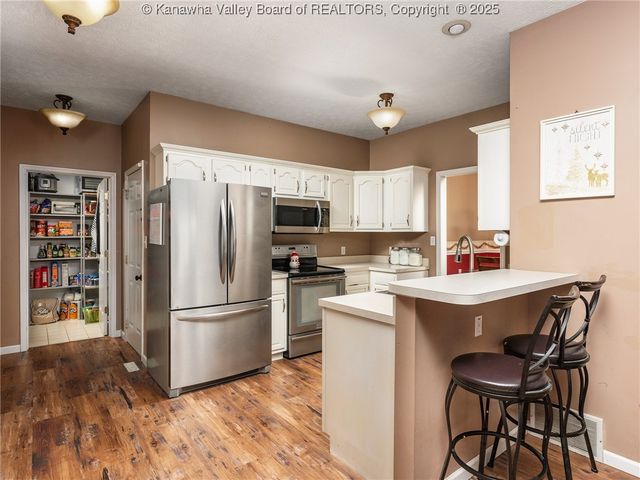 1 Hampton Road, Winfield, WV 25213