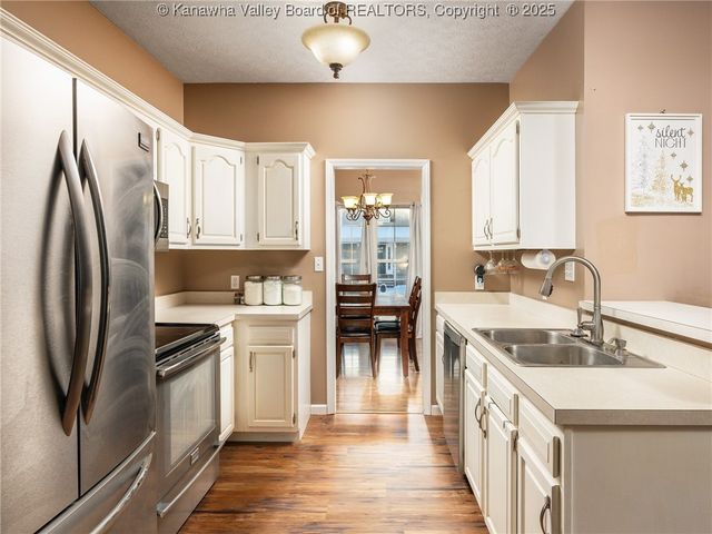 1 Hampton Road, Winfield, WV 25213