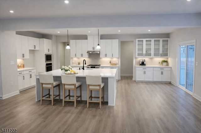 16 Glacier Way, Union Twp., NJ 08867