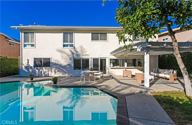 9882 Kings Canyon, Huntington Beach, CA 92646