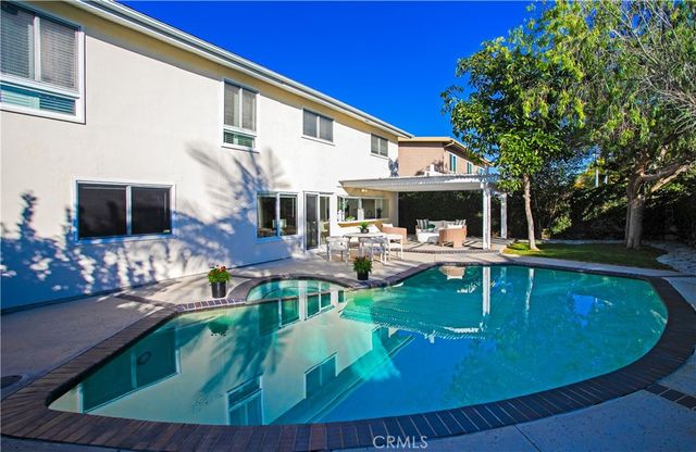 9882 Kings Canyon, Huntington Beach, CA 92646