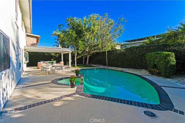 9882 Kings Canyon, Huntington Beach, CA 92646