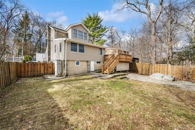 32 Shawnee Road, Putnam Valley, NY 10579