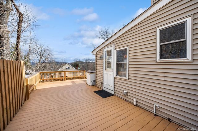 32 Shawnee Road, Putnam Valley, NY 10579