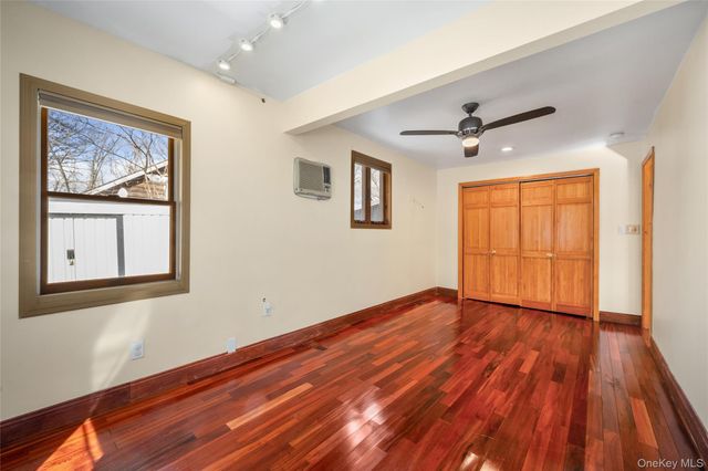 32 Shawnee Road, Putnam Valley, NY 10579