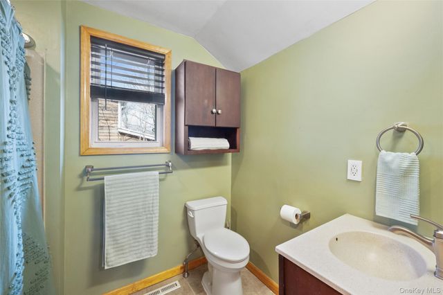 32 Shawnee Road, Putnam Valley, NY 10579