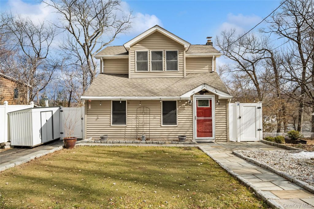 32 Shawnee Road, Putnam Valley, NY 10579