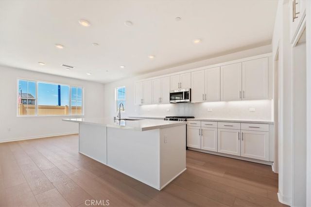 3820 Crossen Drive, Corona, CA 92883