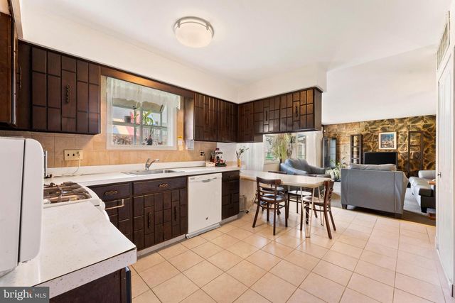 1858 GREYMONT ST, Philadelphia, PA 19116