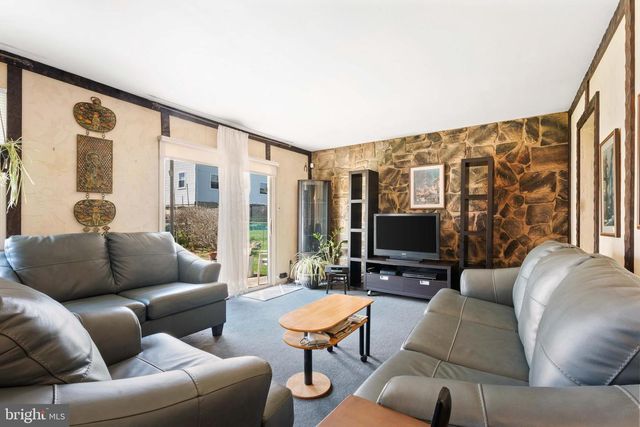 1858 GREYMONT ST, Philadelphia, PA 19116